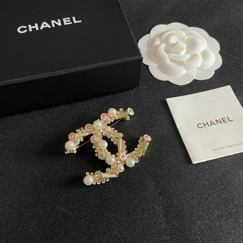 Chanel Brooch 04yxs117